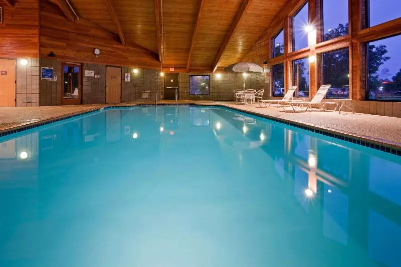 בית מלון כפרי Americinn By Wyndham Coon Rapids