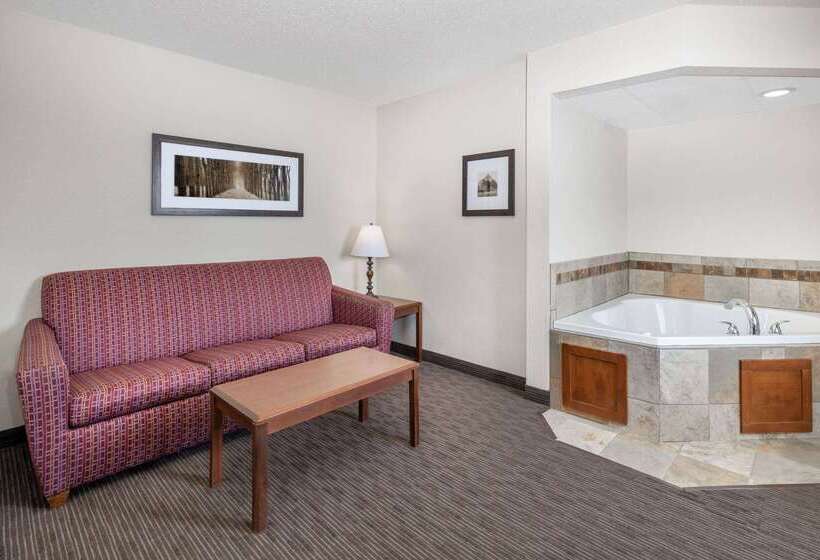 هتل Americinn By Wyndham Dickinson