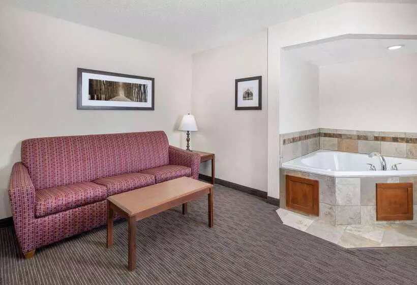 ホテル Americinn By Wyndham Dickinson