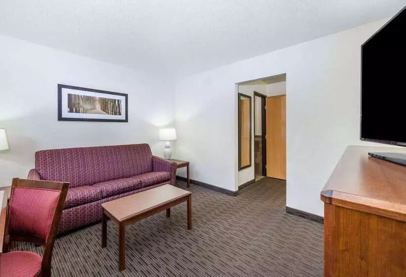 ホテル Americinn By Wyndham Dickinson