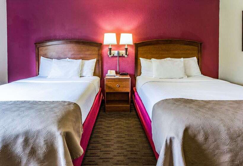 هتل Americinn By Wyndham Dickinson