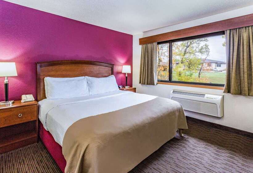 هتل Americinn By Wyndham Dickinson