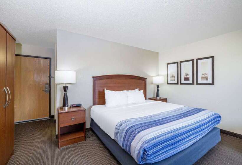 هتل Americinn By Wyndham Dickinson