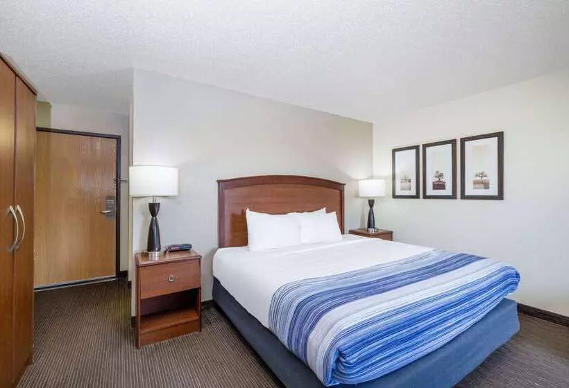 ホテル Americinn By Wyndham Dickinson