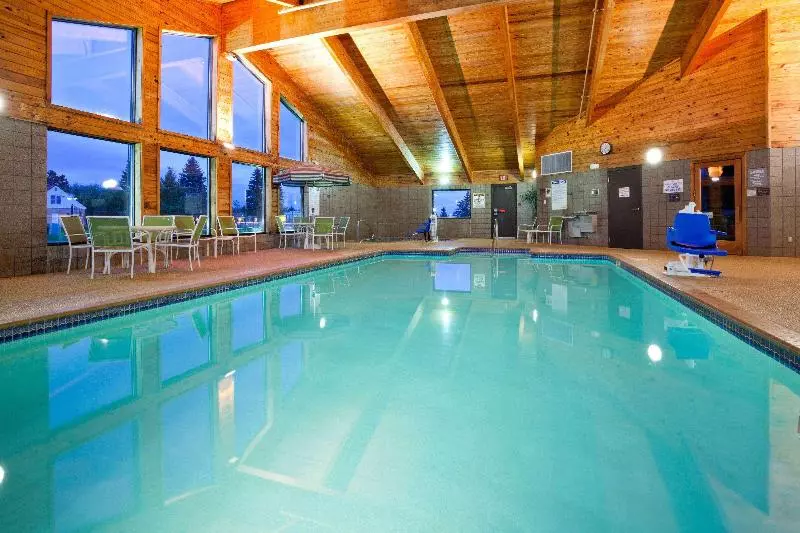 Hotelli Americinn By Wyndham Two Harbors Near Lake Superior