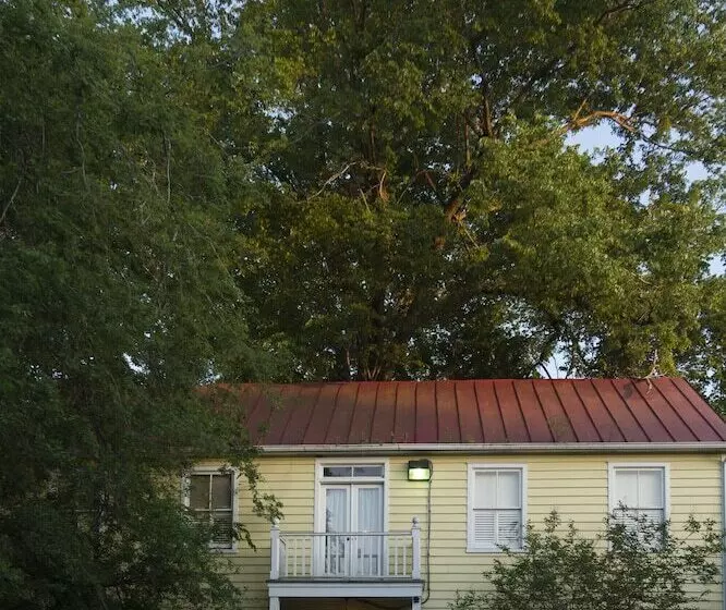 ホテル Barksdale House Inn