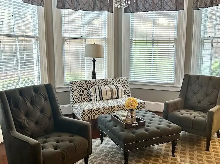 ホテル Barksdale House Inn