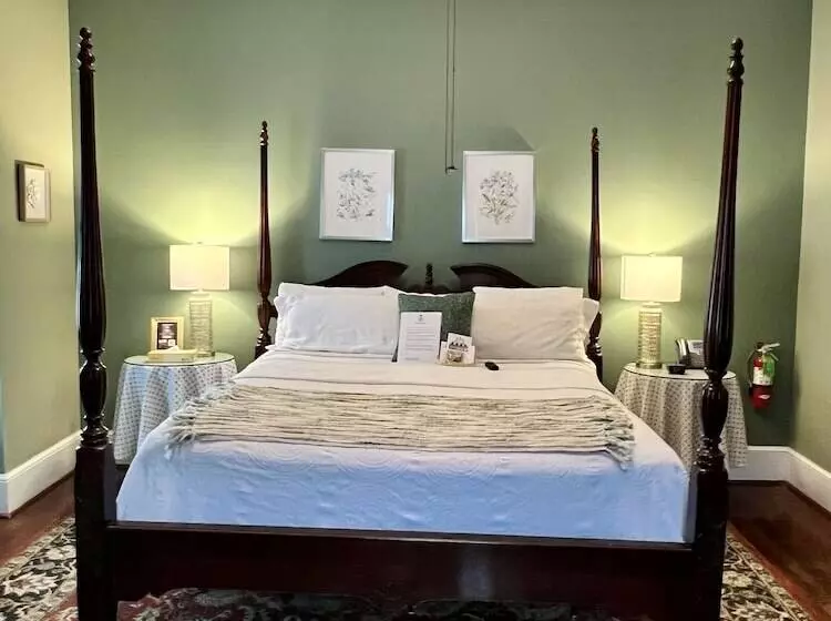 ホテル Barksdale House Inn