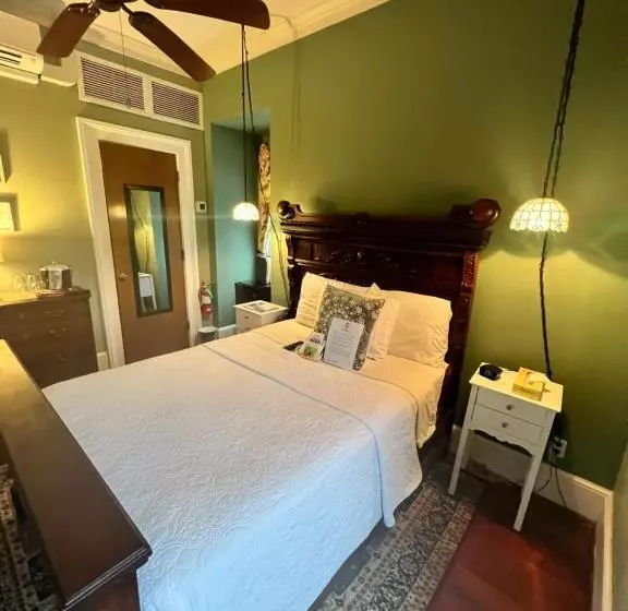 ホテル Barksdale House Inn