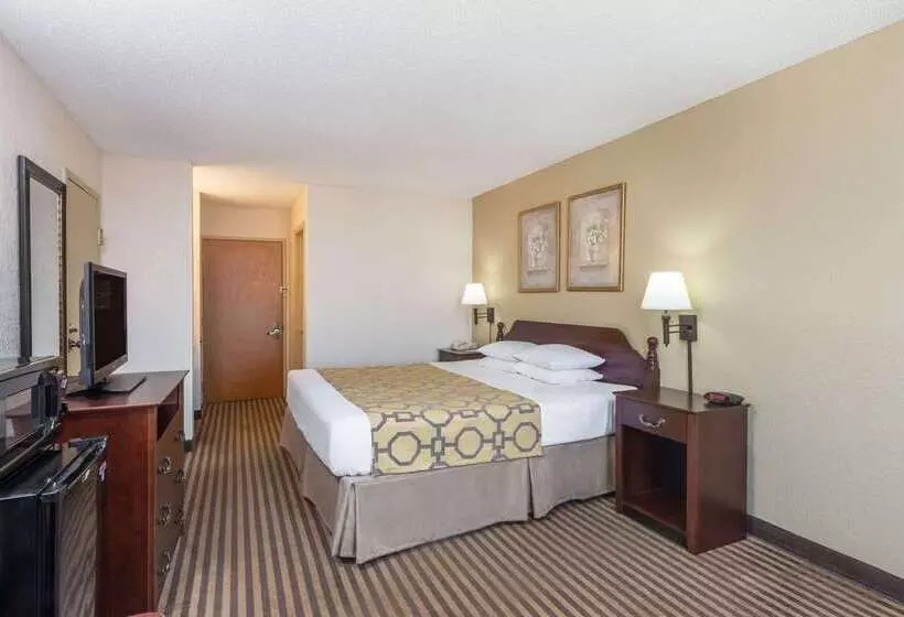 בית מלון כפרי Baymont By Wyndham Metropolis