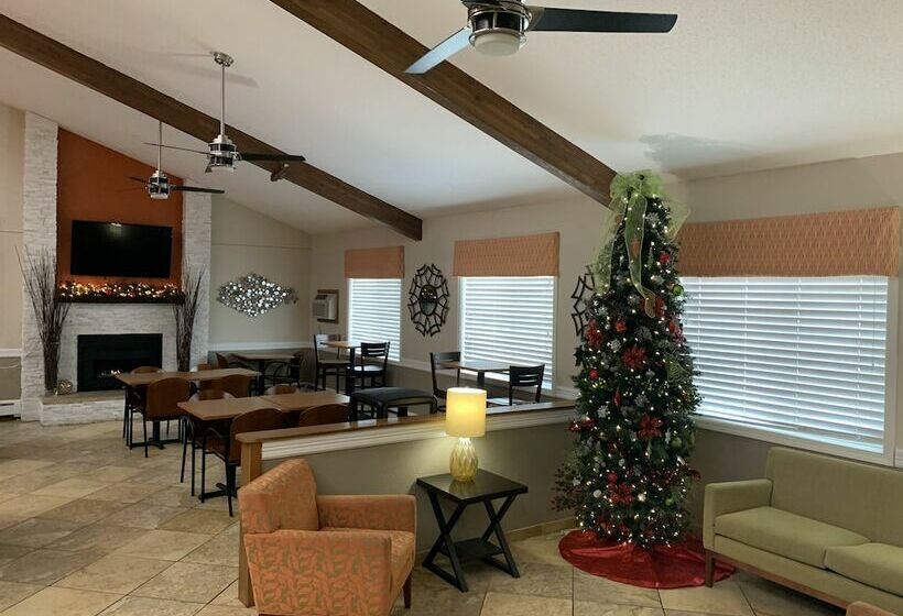 Отель Nichols Inn & Suites