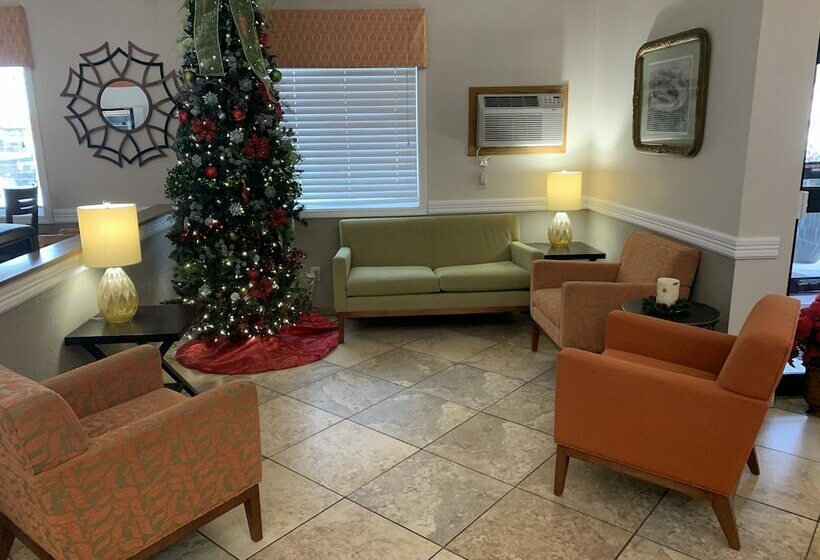 Отель Nichols Inn & Suites