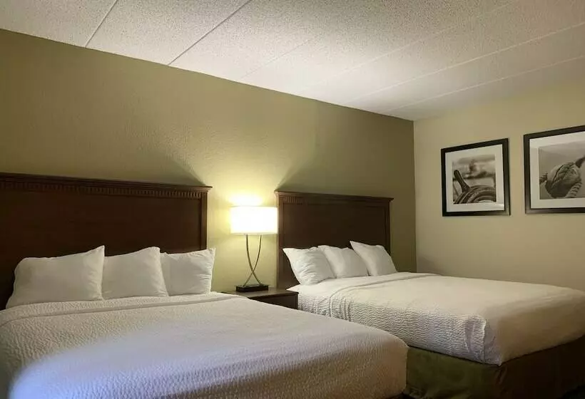 هتل Nichols Inn & Suites