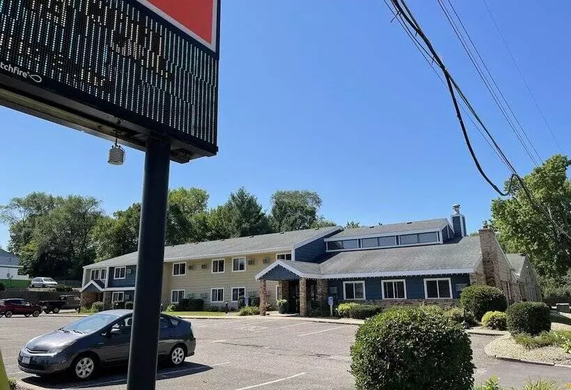 هتل Nichols Inn & Suites