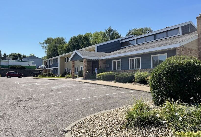 ホテル Nichols Inn & Suites