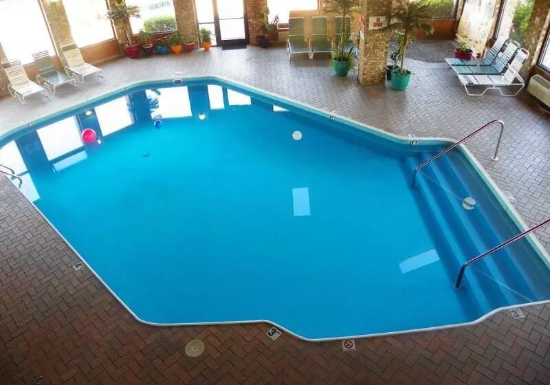 فندق Royalton Inn & Suites Upper Sandusky