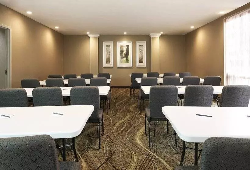 ホテル Springhill Suites By Marriott Oklahoma City Quail Springs