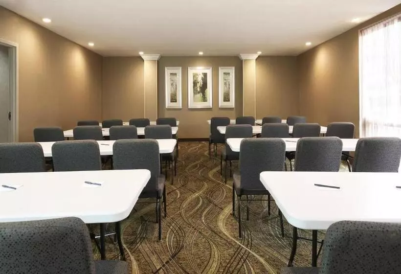 ホテル Springhill Suites By Marriott Oklahoma City Quail Springs