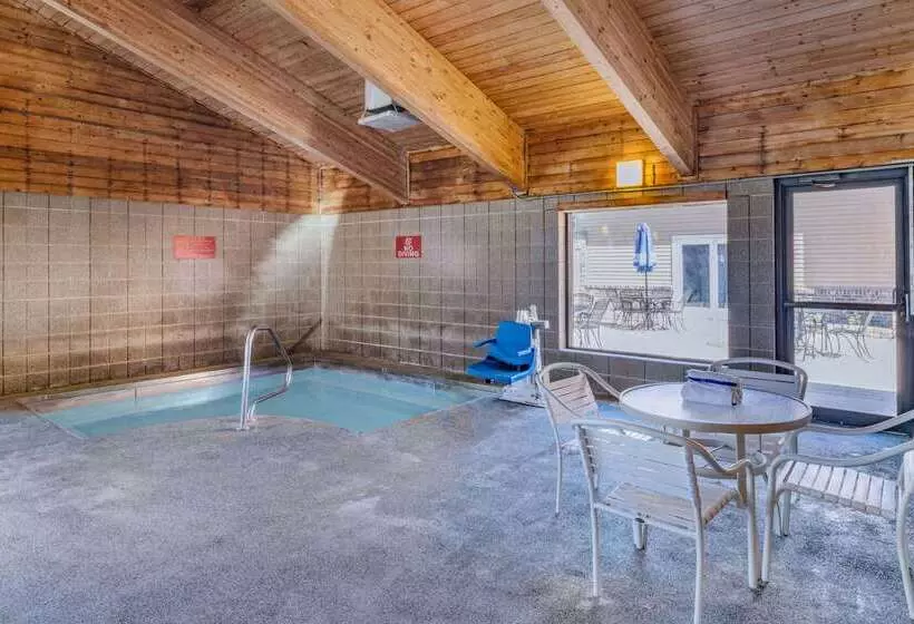 Мотель Americinn By Wyndham Aberdeen  Event Center