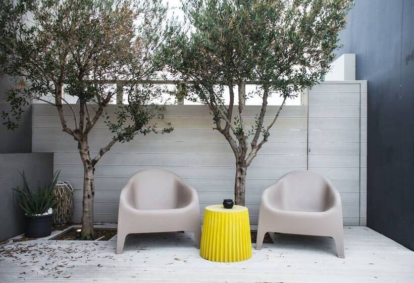 Athina Art Apartments