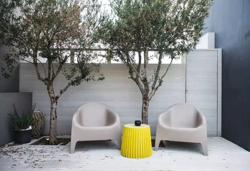 Athina Art Apartments