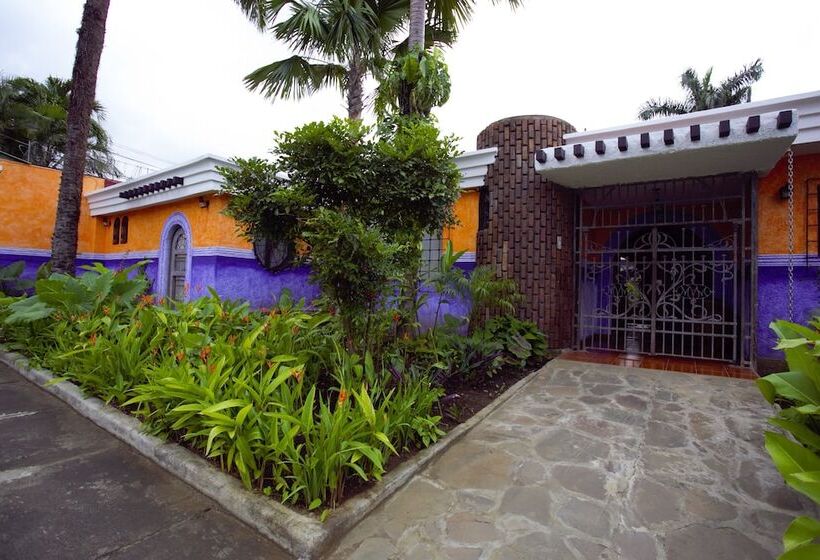 هتل Casa Colonial