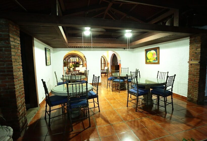 هتل Casa Colonial