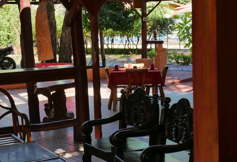 בית מלון כפרי Pension Playa Samara