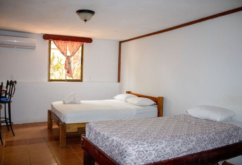 בית מלון כפרי Pension Playa Samara