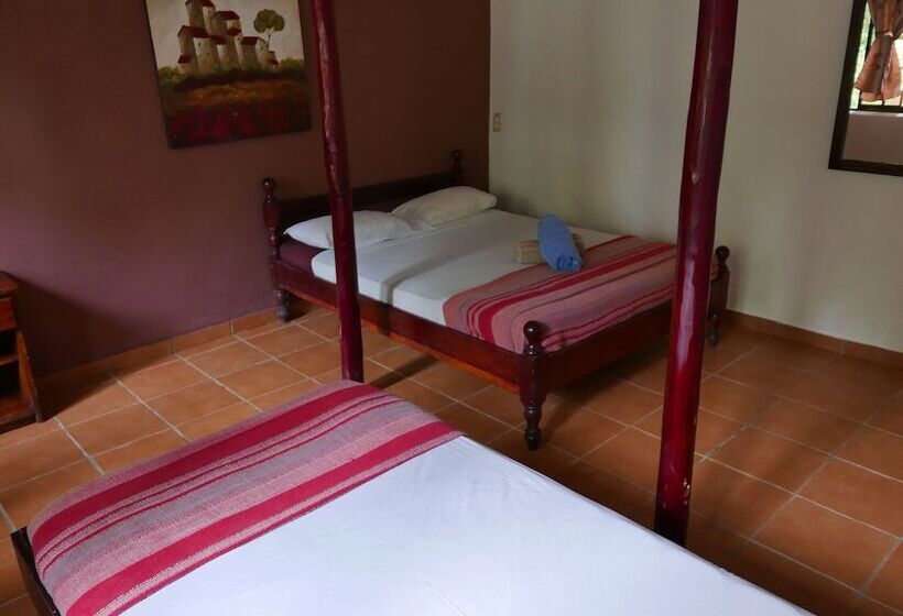 בית מלון כפרי Pension Playa Samara