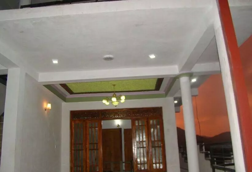 هتل See Fox Hill Resort