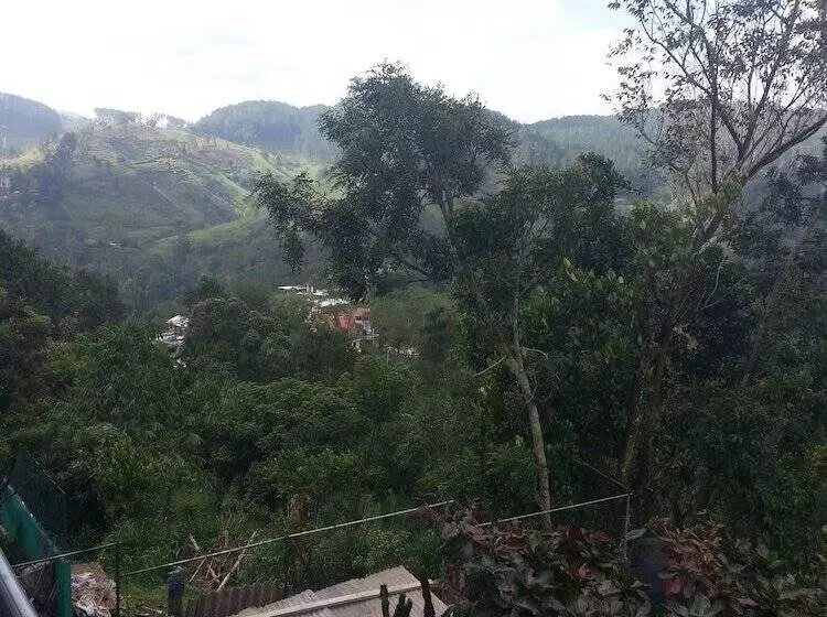 هتل See Fox Hill Resort