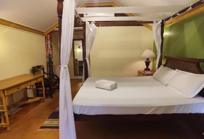 בית מלון כפרי Shawnels Beach Resort