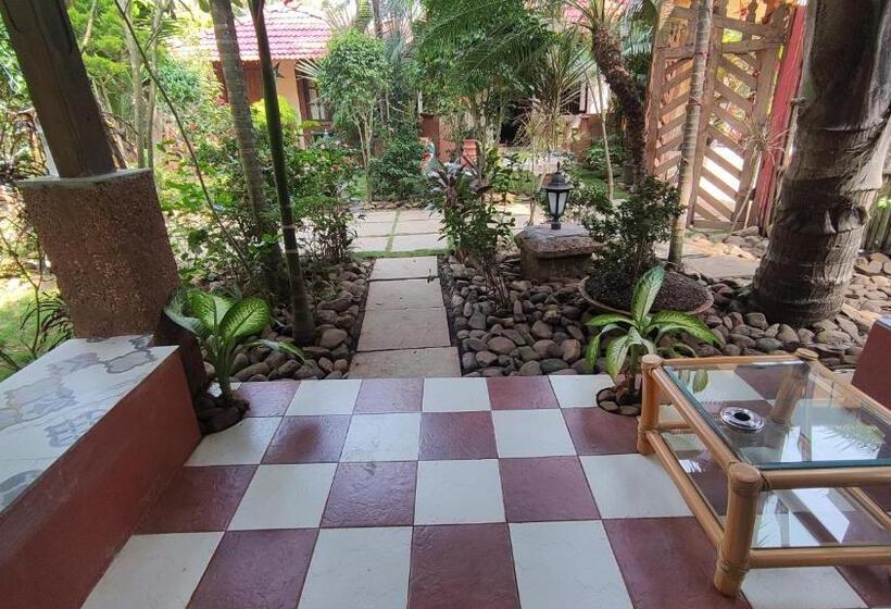 בית מלון כפרי Shawnels Beach Resort