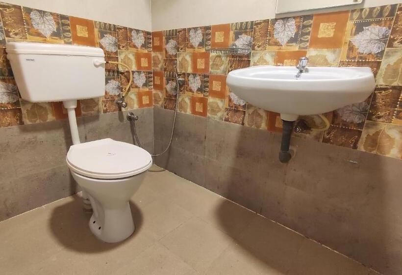 בית מלון כפרי Shawnels Beach Resort