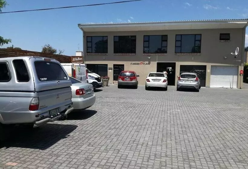 ペンション Cherry Place Guesthouse