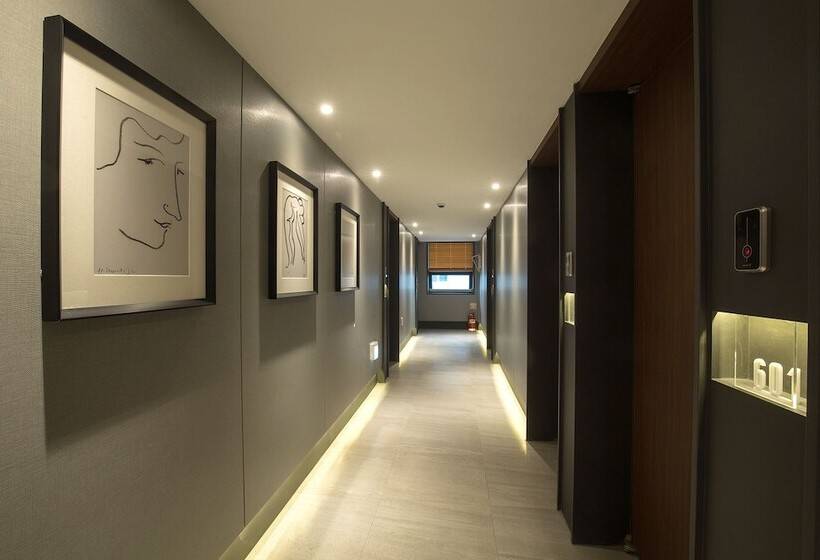 Brown Dot Hotel Choeup