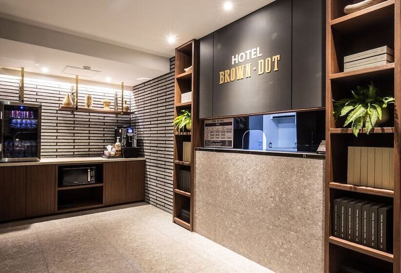 Brown Dot Hotel Choeup
