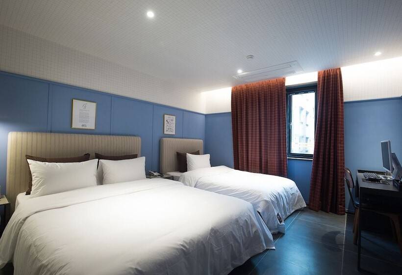 Brown Dot Hotel Choeup