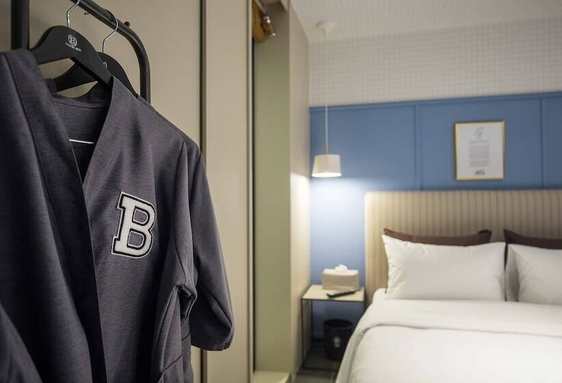 Brown Dot Hotel Choeup