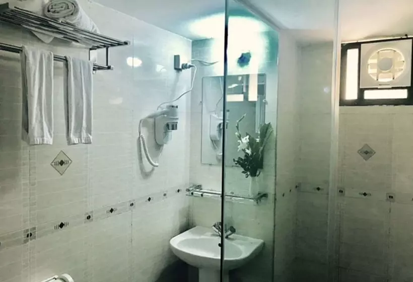 هتل Civic Inn