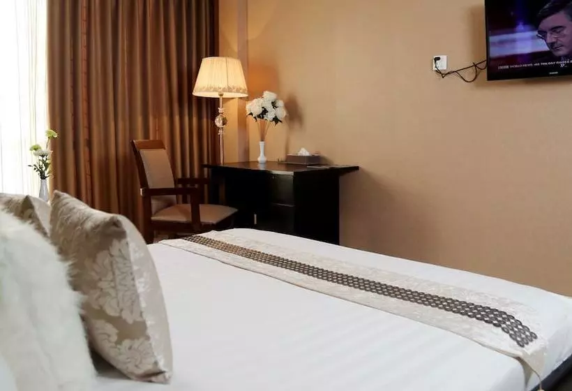 هتل Civic Inn