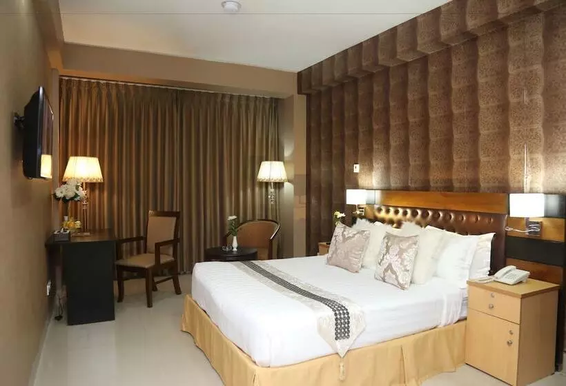 هتل Civic Inn