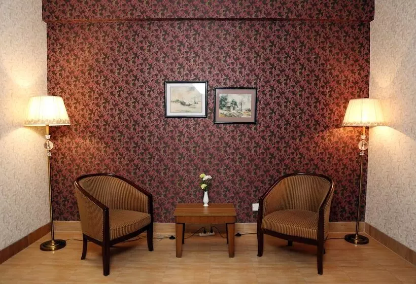هتل Civic Inn