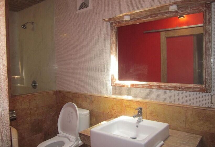 پانسیون Mahaputri Bungalow