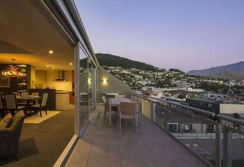 Shotover Penthouse & Spa By Staysouth