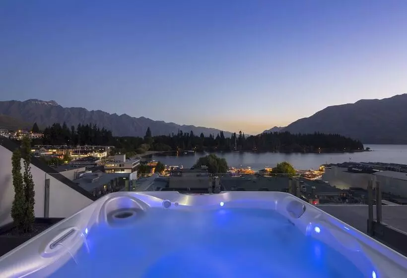 Shotover Penthouse & Spa By Staysouth