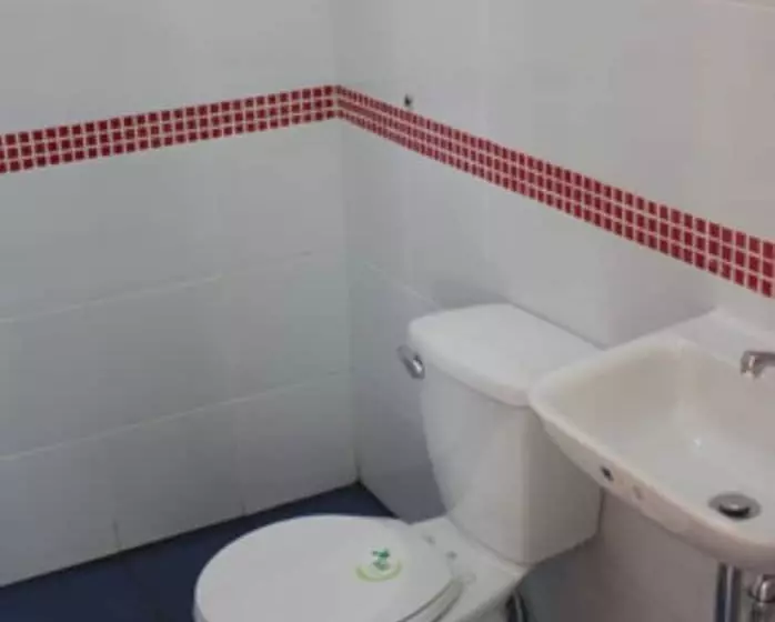 ホテル Bakasyunan Inn Laoag