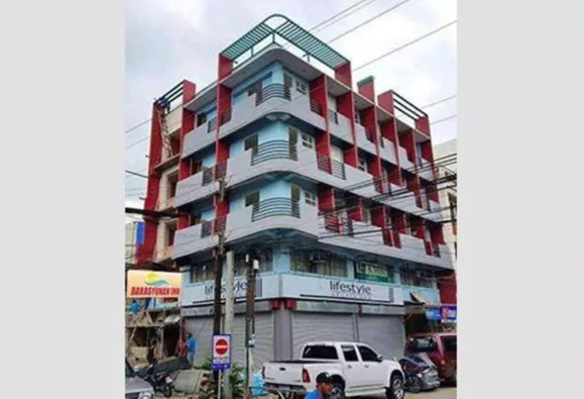 ホテル Bakasyunan Inn Laoag