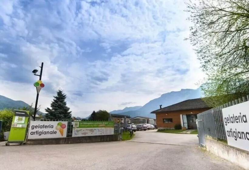 ホテル Camping Due Laghi